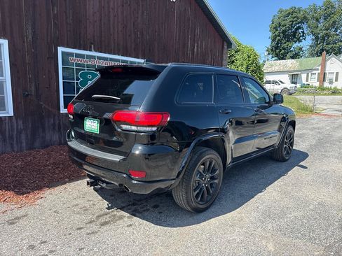 Used 2020 Jeep Grand Cherokee Altitude AWD/4WD image 8