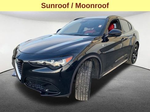 Used 2024 Alfa Romeo Stelvio Ti w/ Performance Driving Package image 5