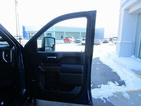 Used 2020 Chevrolet Silverado 2500 High Country image 25