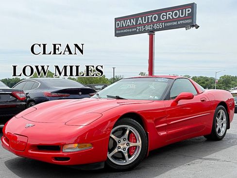 Used 2003 Chevrolet Corvette Coupe w/ Preferred Equipment Group RWD image 1