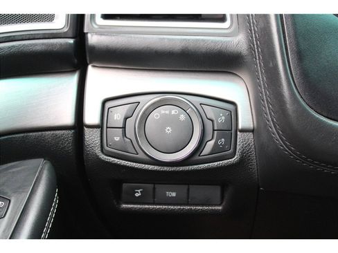 Used 2017 Ford Explorer Platinum image 21