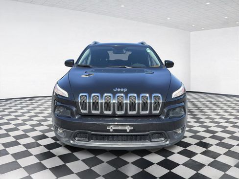 Used 2016 Jeep Cherokee Latitude w/ Cold Weather Group AWD/4WD image 2