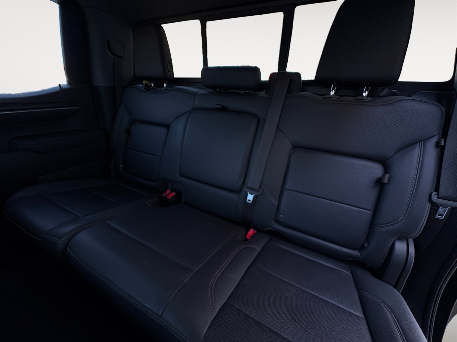 Used 2023 GMC Sierra 1500 SLT AWD/4WD image 24