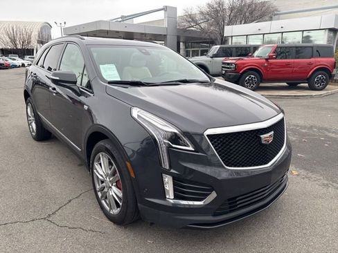 Certified 2023 Cadillac XT5 Sportv w/ Technology Package image 4
