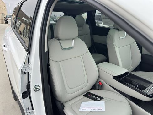 New 2026 Hyundai Tucson Limited image 32