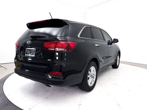 Used 2020 Kia Sorento LX FWD image 18