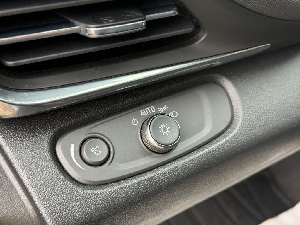 Used 2025 Buick Envista Preferred FWD image 18