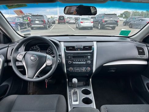 Used 2015 Nissan Altima 2.5 S w/ Power Driver Seat Package FWD image 11