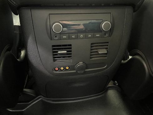 Used 2011 Chevrolet Avalanche LTZ image 23