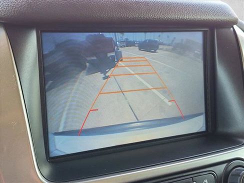 Used 2016 Chevrolet Suburban LTZ RWD image 13