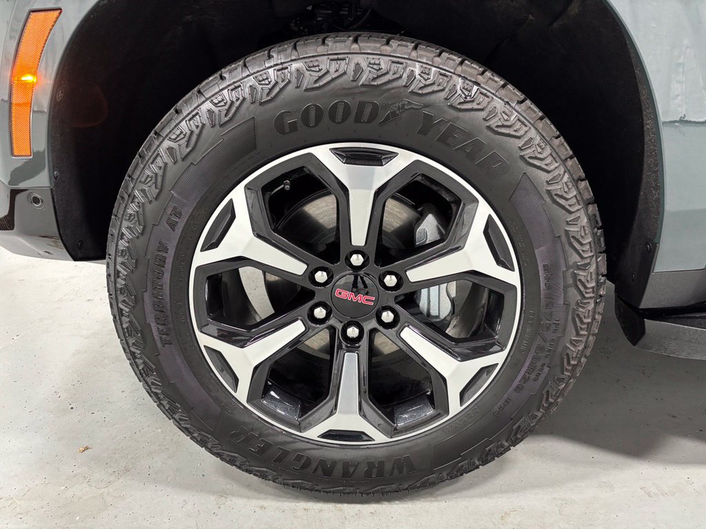 Used 2026 GMC Yukon XL AT4 AWD/4WD image 65