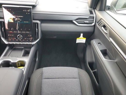 New 2025 GMC Acadia Elevation image 19