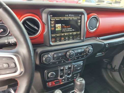 Used 2019 Jeep Wrangler Unlimited Rubicon image 25