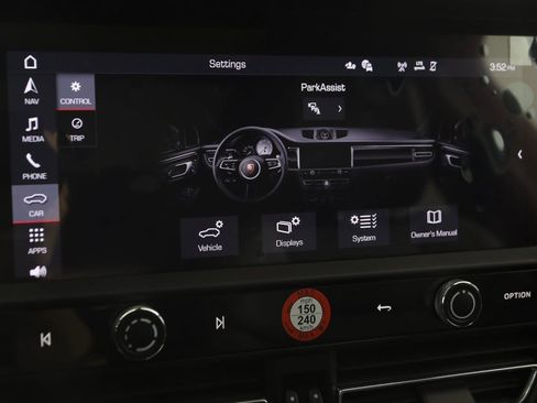 Used 2025 Porsche Macan image 41