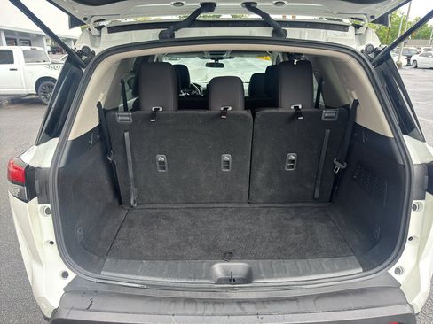 Used 2024 Nissan Pathfinder SV FWD image 37