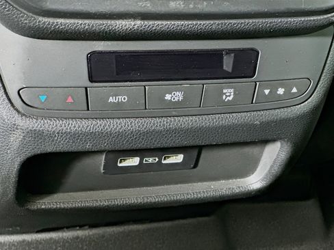Used 2023 Honda Pilot Touring image 28