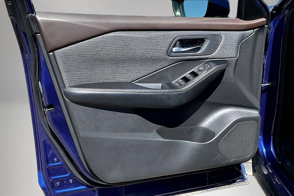 Used 2023 Nissan Rogue SV FWD image 19