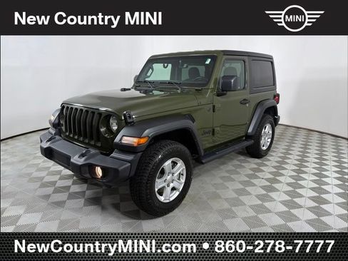 Used 2022 Jeep Wrangler Sport AWD/4WD image 3