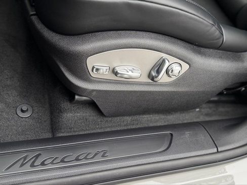 New 2026 Porsche Macan image 16
