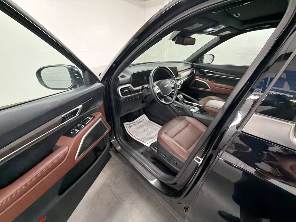 Used 2023 Kia Telluride EX w/ EX Captain's Chair Package AWD/4WD image 10