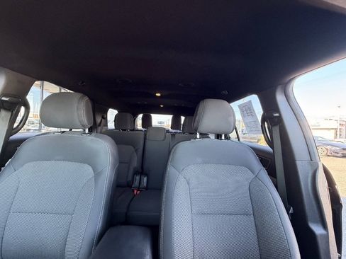 Used 2017 Ford Explorer XLT w/ Equipment Group 201A AWD/4WD image 13