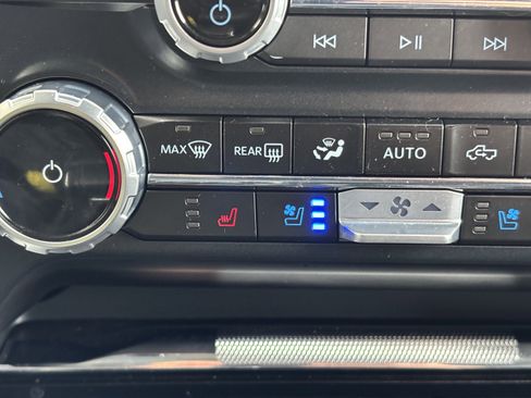 Used 2023 Ford F150 Lariat w/ FX4 Off-Road Package image 28