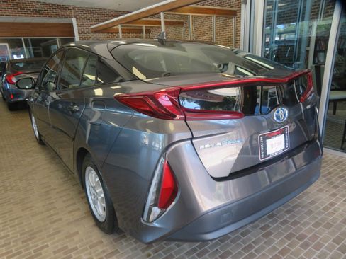 Used 2018 Toyota Prius Prime Premium FWD image 68