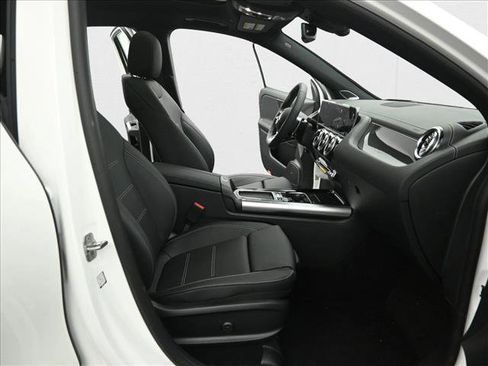 New 2025 Mercedes-Benz GLA 35 AMG 4MATIC image 28