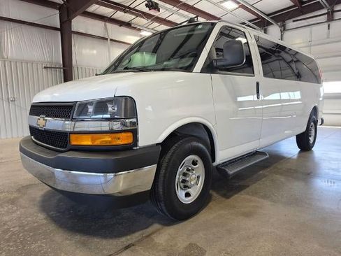Used 2025 Chevrolet Express 3500 LT w/ LT Preferred Equipment Group RWD image 2