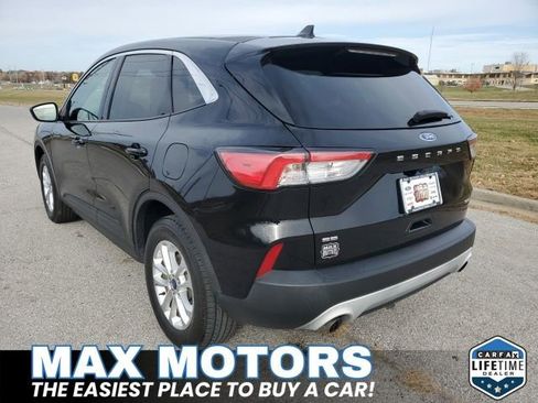 Certified 2020 Ford Escape SE image 9