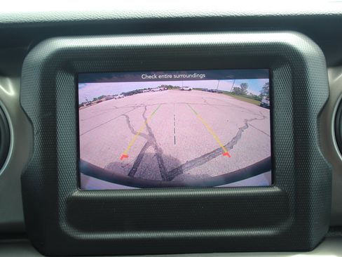 Used 2021 Jeep Wrangler Unlimited Sport AWD/4WD image 11