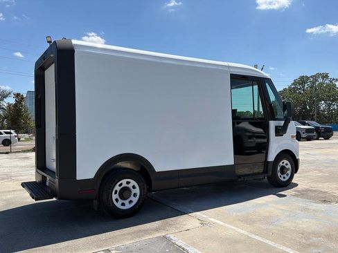Used 2024 Chevrolet Brightdrop 400 w/ Commercial Equipment Package AWD/4WD image 10