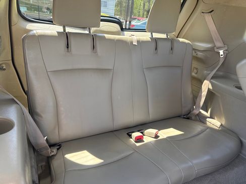 Used 2010 Toyota Highlander SE image 24