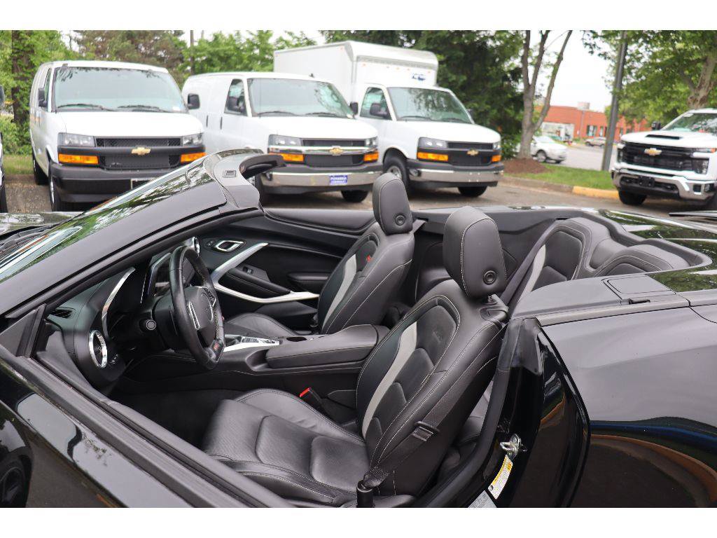 Used 2016 Chevrolet Camaro SS RWD image 24