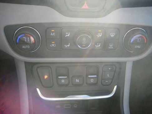 Used 2020 GMC Terrain SLT w/ Preferred Package image 21