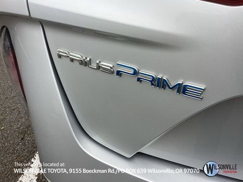 Used 2019 Toyota Prius Prime Premium image 18