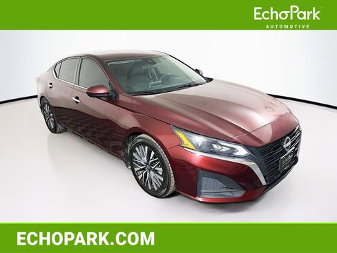 Used 2023 Nissan Altima 2.5 SV image 1