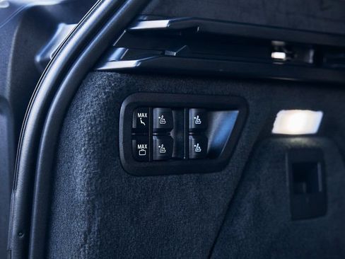 Used 2024 BMW ALPINA XB7 image 19