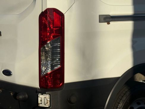 Used 2015 Ford Transit 150 148 Medium Roof image 10