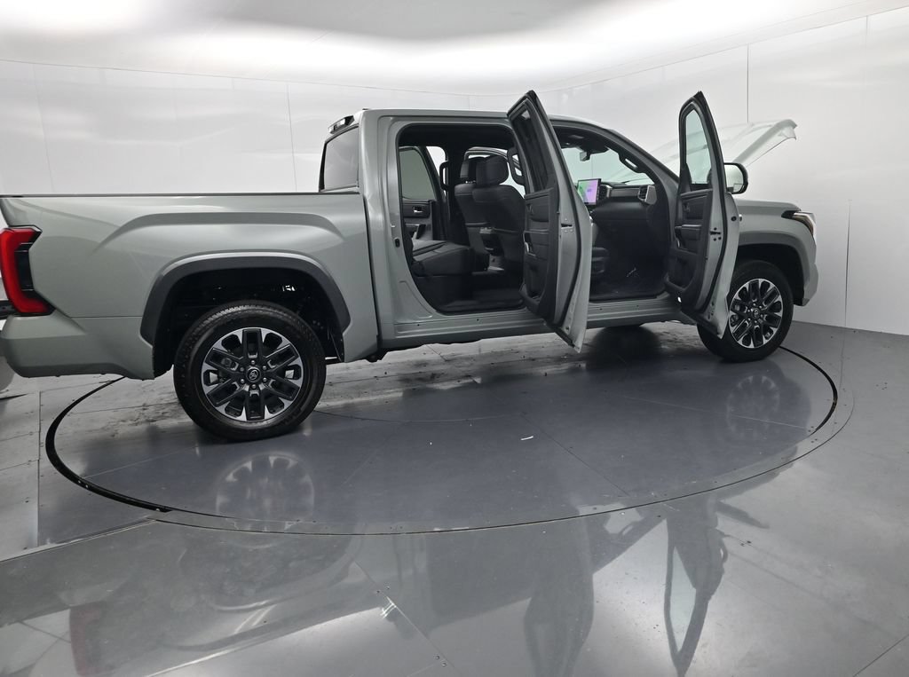 Used 2026 Toyota Tundra Limited AWD/4WD image 57
