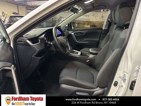 Used 2023 Toyota RAV4 LE AWD/4WD image 15