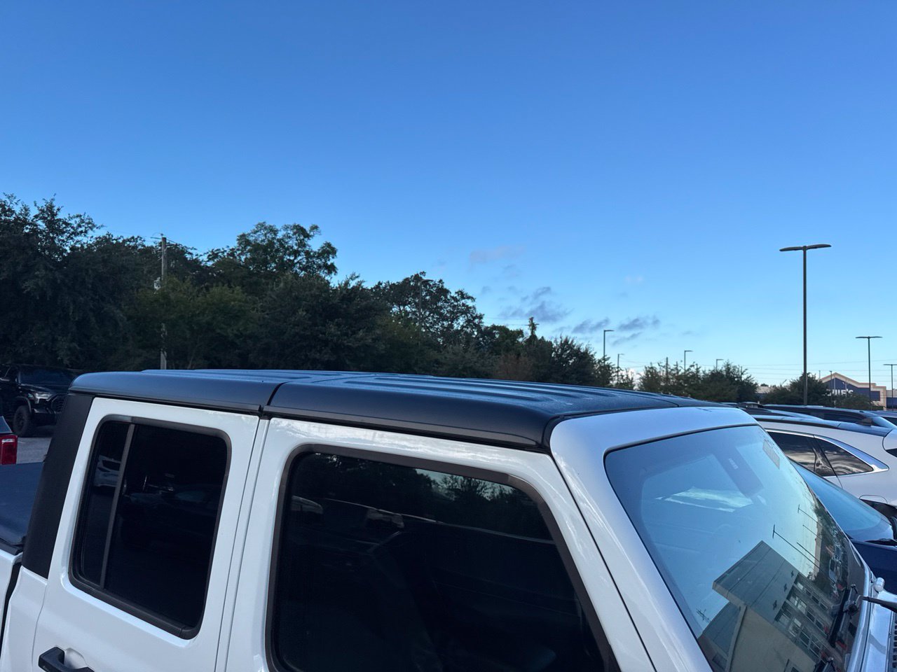 Used 2025 Jeep Gladiator Rubicon AWD/4WD image 6