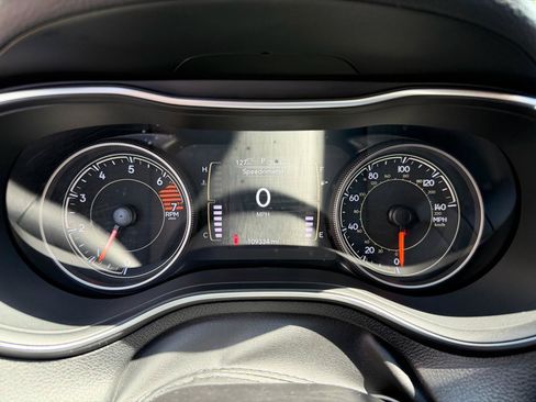 Used 2020 Jeep Cherokee Latitude FWD image 24