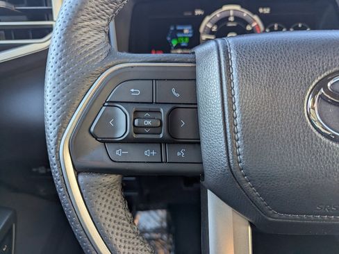 Used 2025 Toyota Tundra Limited image 24