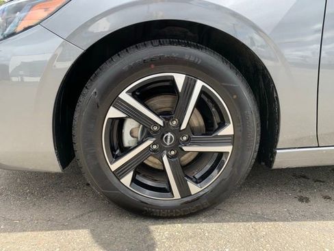 Used 2024 Nissan Sentra SV FWD image 9