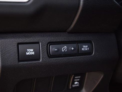 Certified 2024 Nissan Frontier SL image 15