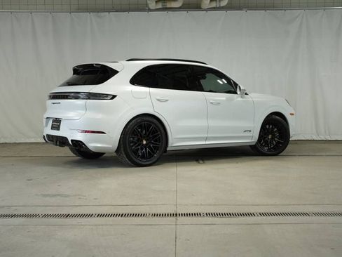 New 2026 Porsche Cayenne GTS image 7