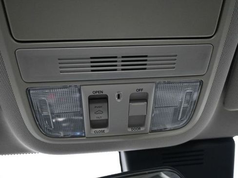 Used 2018 Honda Accord EX image 31