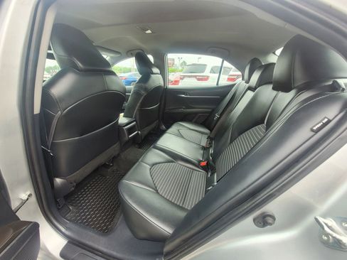Used 2022 Toyota Camry SE w/ Convenience Package FWD image 13
