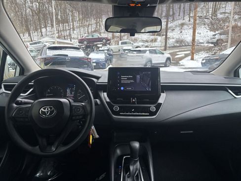 Used 2025 Toyota Corolla LE image 32